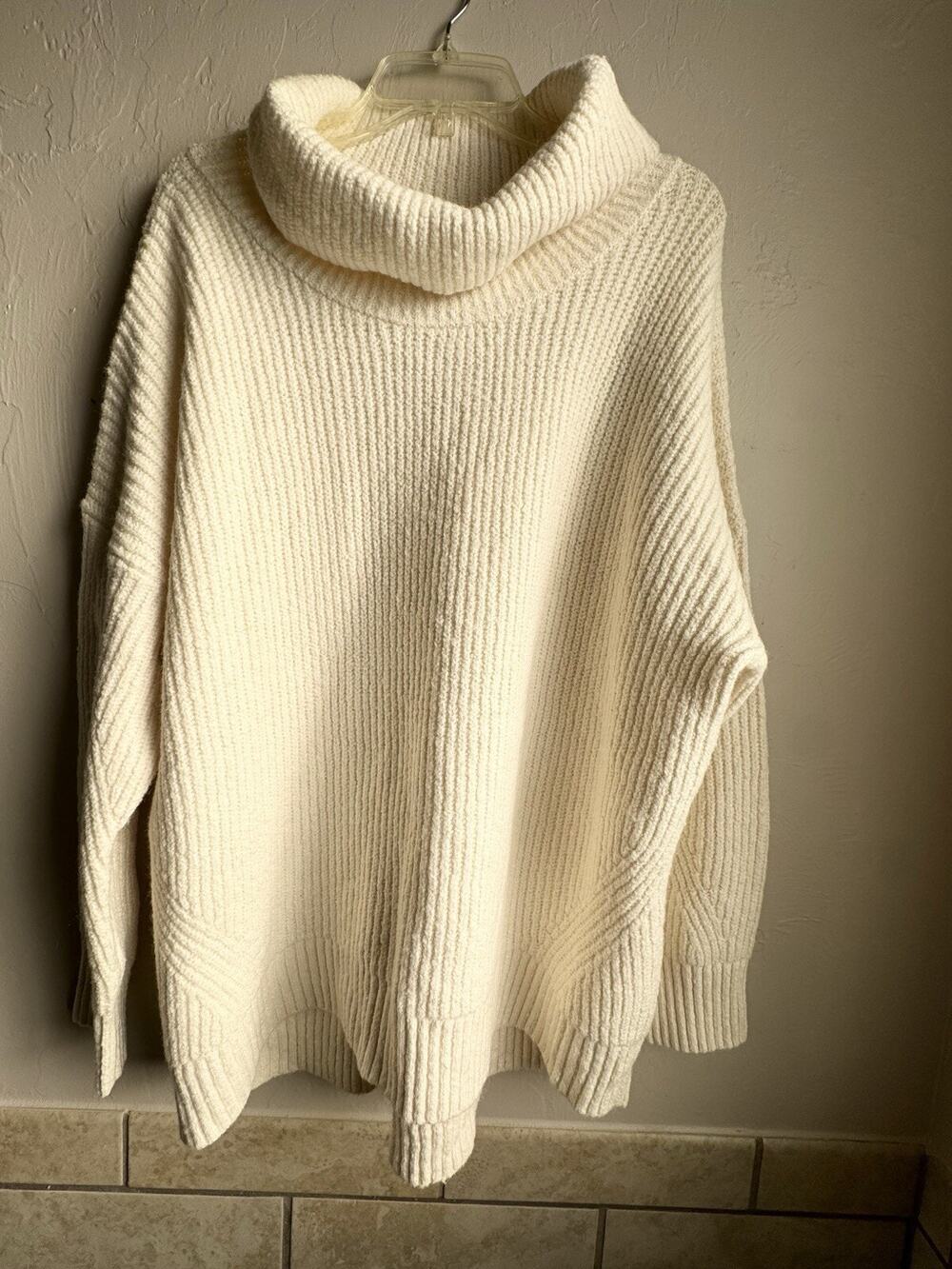 NWOT Old Navy Cream Cowl Neck Sleeveless Poncho Sweater Pullover Women Size XXL.